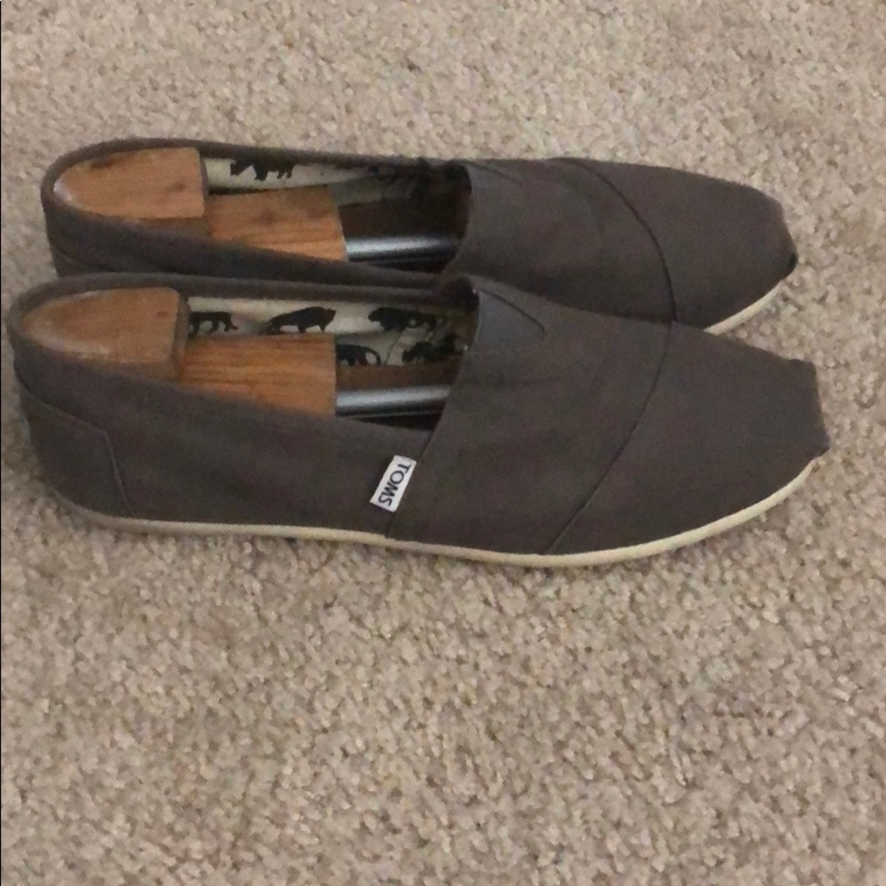 Toms